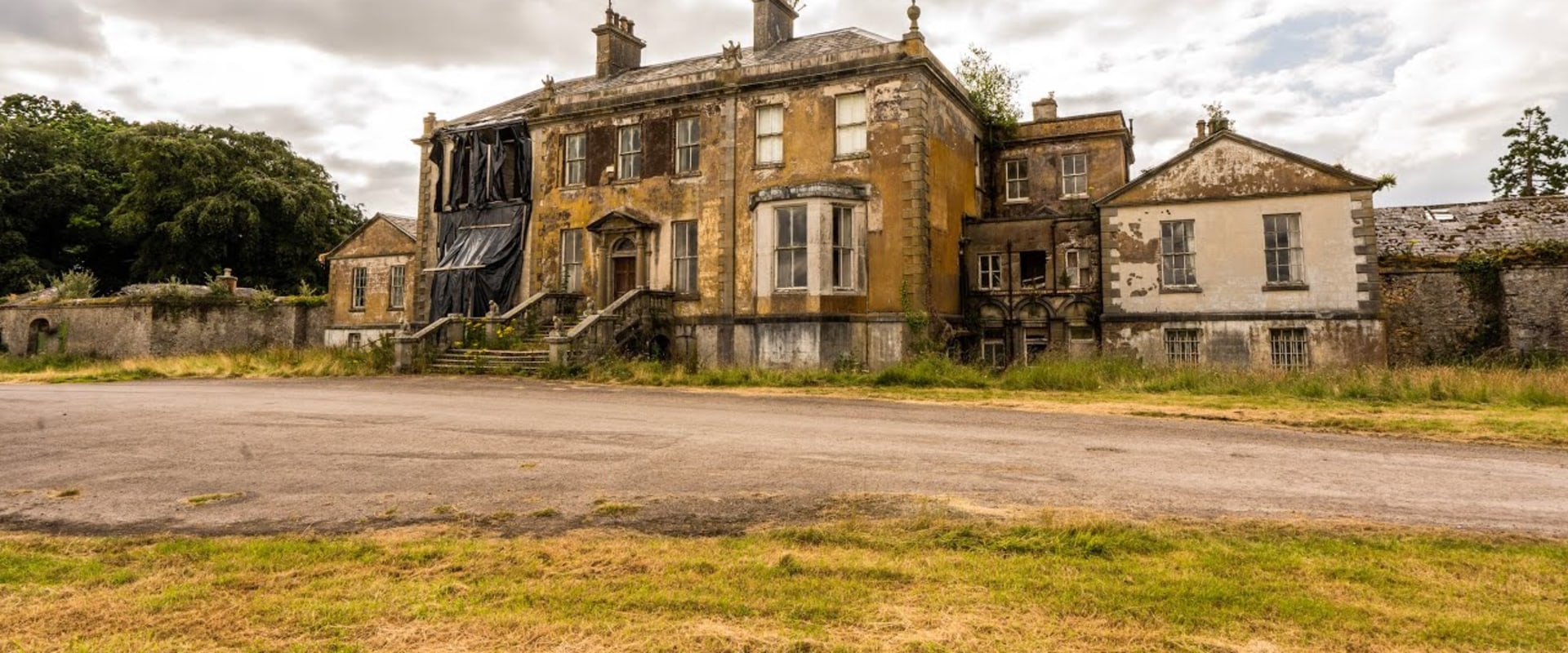 Exploring the World of Manors